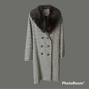 Vintage Wool Houndsooth Coat With Real Fur Collar
